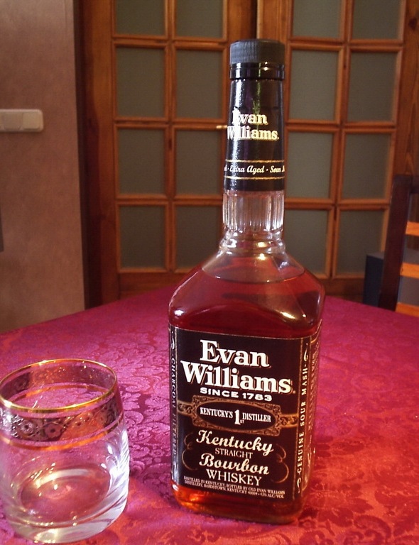 картинка Evan Williams Extra Aged на сайте Белорусского Виски-Клуба