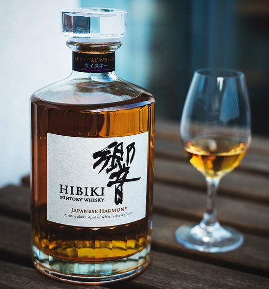 картинка Suntory Hibiki Japanese Harmony на сайте Белорусского Виски-Клуба